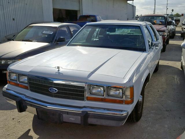 2FACP74F1LX131398 - 1990 FORD CROWN VICT WHITE photo 2