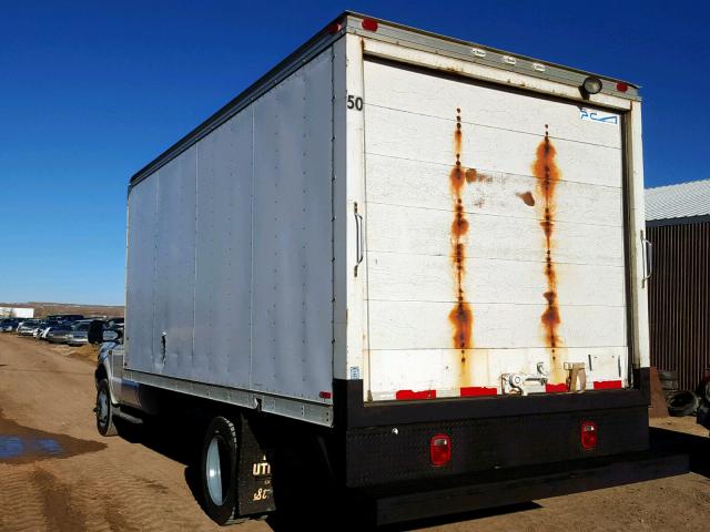 1FDAF56SX2ED39665 - 2002 FORD F550 WHITE photo 3