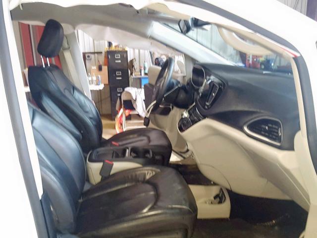 2C4RC1BG5HR533901 - 2017 CHRYSLER PACIFICA T WHITE photo 5