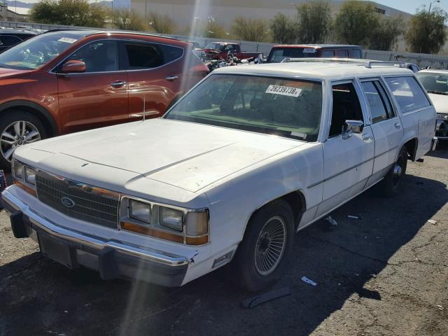 2FACP77F6LX116200 - 1990 FORD CROWN VICT WHITE photo 2