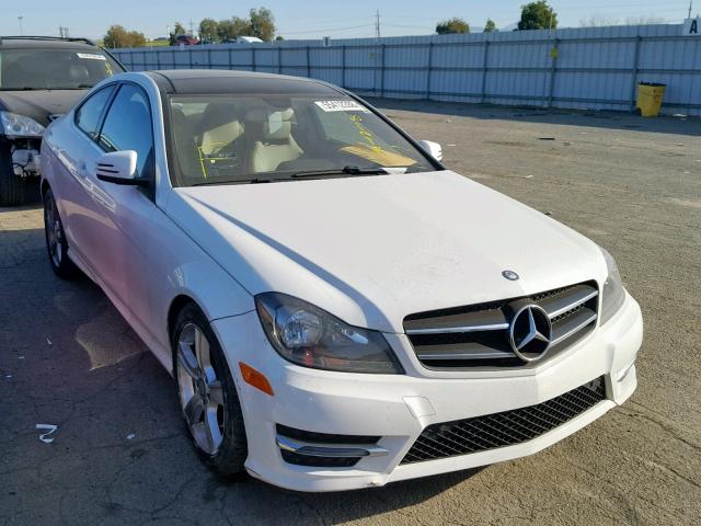 WDDGJ4HB4FG387294 - 2015 MERCEDES-BENZ C 250 WHITE photo 1