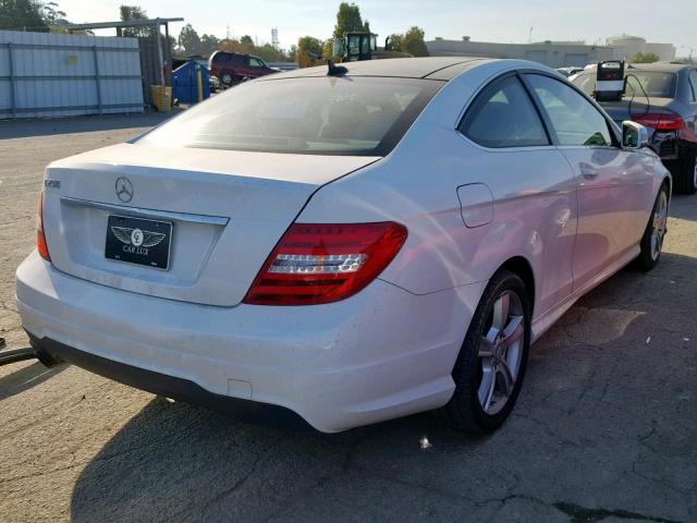 WDDGJ4HB4FG387294 - 2015 MERCEDES-BENZ C 250 WHITE photo 4