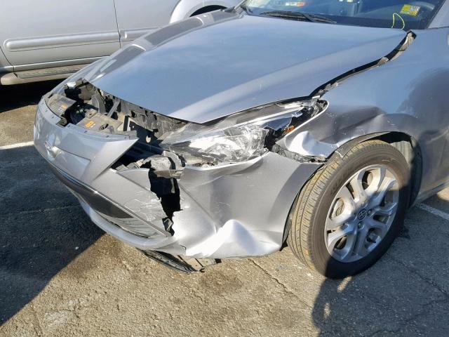 3MYDLBZV8GY126630 - 2016 TOYOTA SCION IA SILVER photo 9