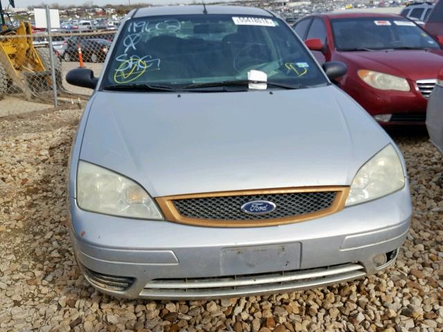 1FAFP34N47W119602 - 2007 FORD FOCUS ZX4 SILVER photo 9