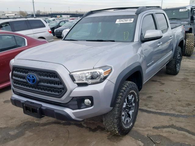 3TMCZ5AN9GM015016 - 2016 TOYOTA TACOMA DOU SILVER photo 2