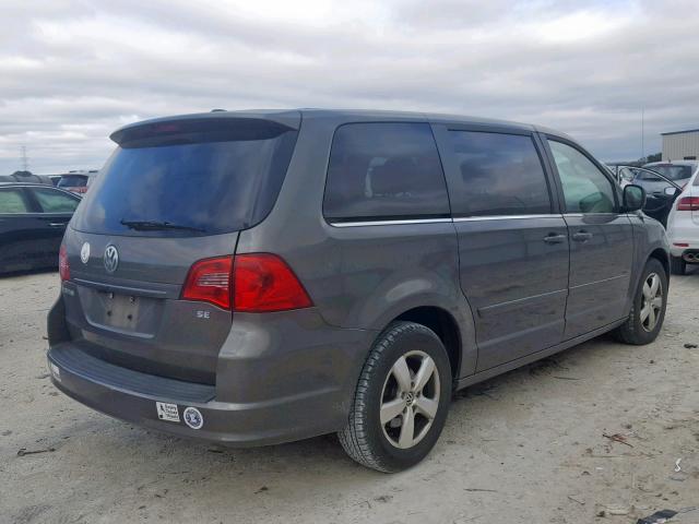 2V4RW3D12AR333257 - 2010 VOLKSWAGEN ROUTAN SE BROWN photo 4