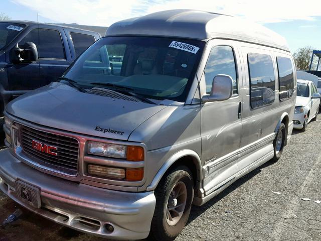 1GDFG15R521182712 - 2002 GMC SAVANA RV TAN photo 2