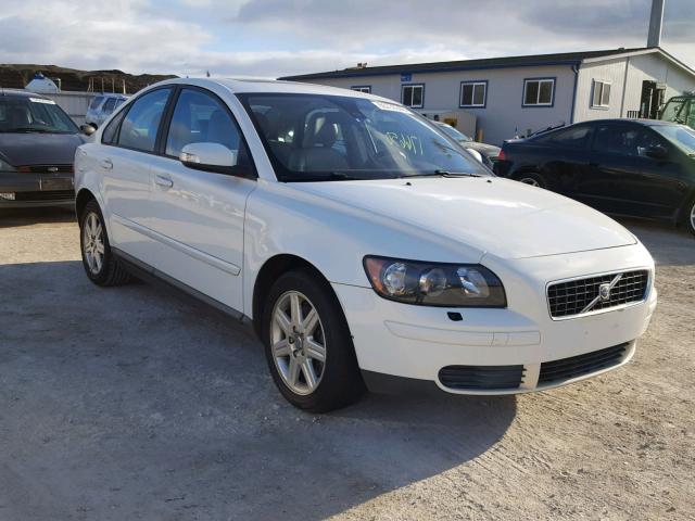 YV1MS382972305606 - 2007 VOLVO S40 2.4I WHITE photo 1