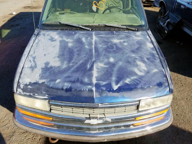 1GNDT13W9W2297403 - 1998 CHEVROLET BLAZER BLUE photo 7