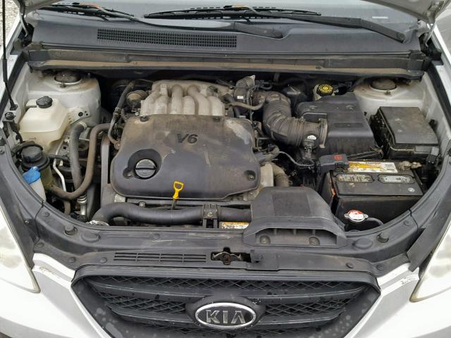 KNAFG526487138340 - 2008 KIA RONDO LX SILVER photo 7