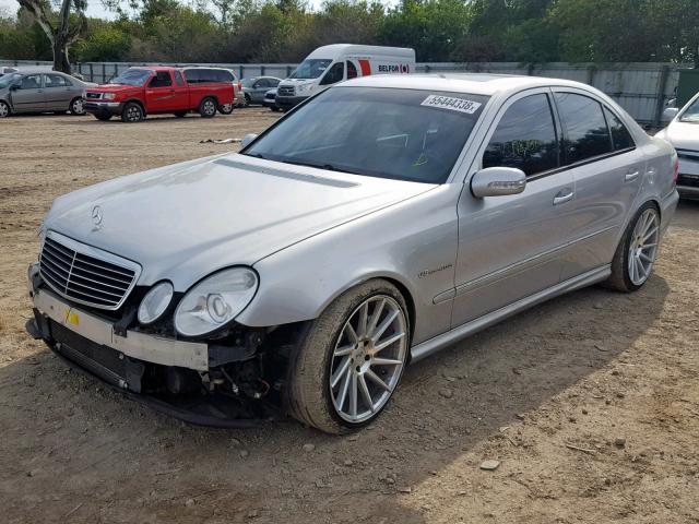 WDBUF76J05A636068 - 2005 MERCEDES-BENZ E 55 AMG SILVER photo 2