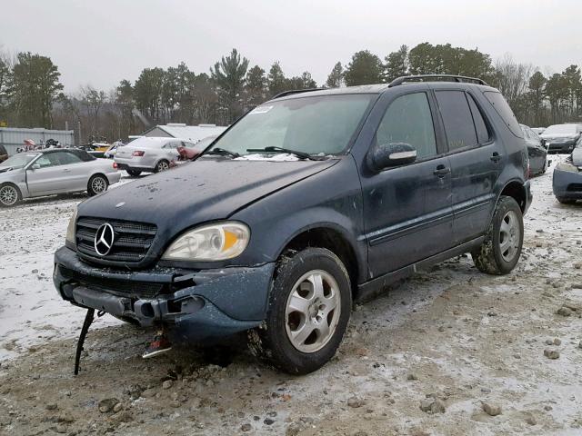 4JGAB54E32A358607 - 2002 MERCEDES-BENZ ML 320 BLUE photo 2