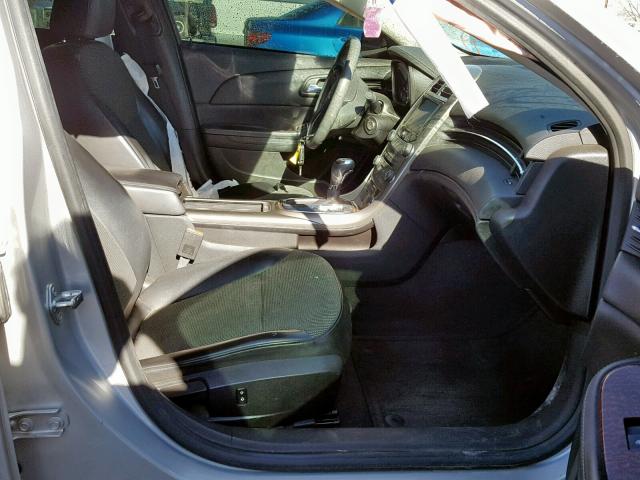 1G11C5SA0DF194586 - 2013 CHEVROLET MALIBU 1LT ვერცხლისფერი ფოტო 5