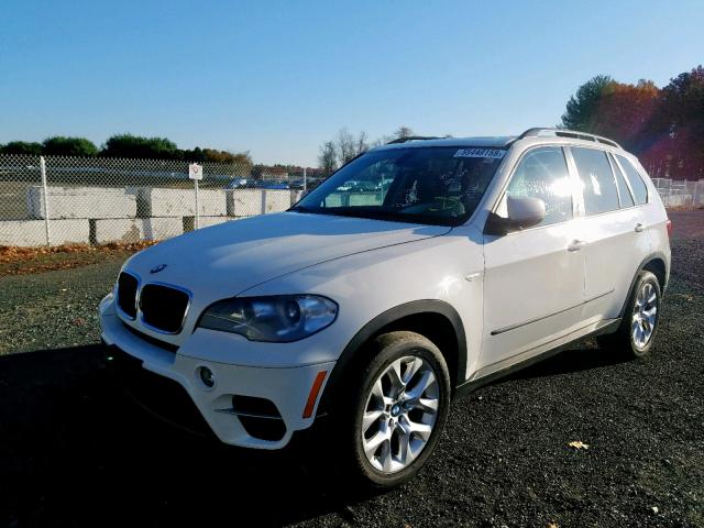 5UXZV4C52D0E06554 - 2013 BMW X5 XDRIVE3 WHITE photo 2