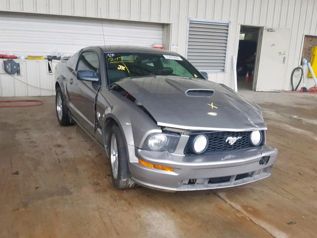 1ZVHT82H495146040 - 2009 FORD MUSTANG GT GRAY photo 1