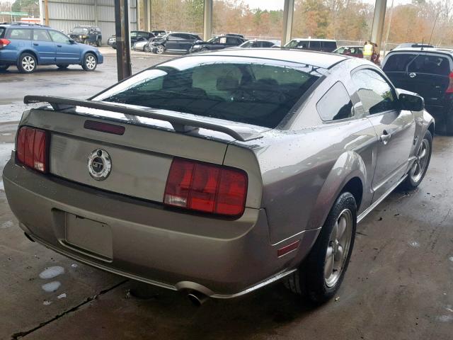 1ZVHT82H495146040 - 2009 FORD MUSTANG GT GRAY photo 4