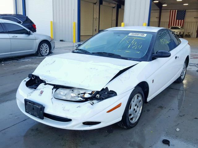 1G8ZP12802Z106484 - 2002 SATURN SC1 WHITE photo 2