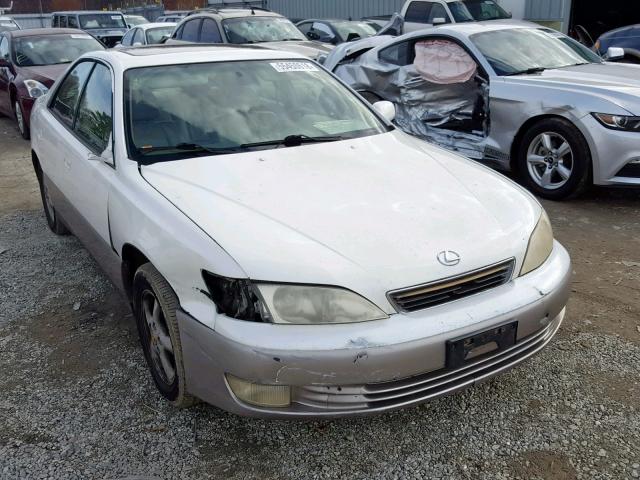 JT8BF22G2V0010211 - 1997 LEXUS ES 300 WHITE photo 1