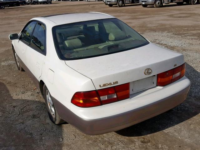 JT8BF22G2V0010211 - 1997 LEXUS ES 300 WHITE photo 3