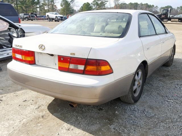 JT8BF22G2V0010211 - 1997 LEXUS ES 300 WHITE photo 4