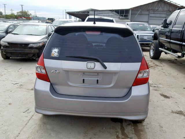 JHMGD38628S038230 - 2008 HONDA FIT SPORT GRAY photo 9