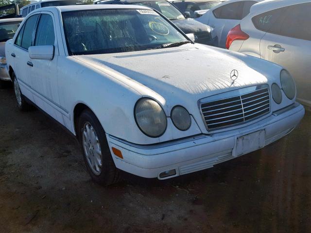 WDBJF65F6WA557662 - 1998 MERCEDES-BENZ E 320 WHITE photo 1