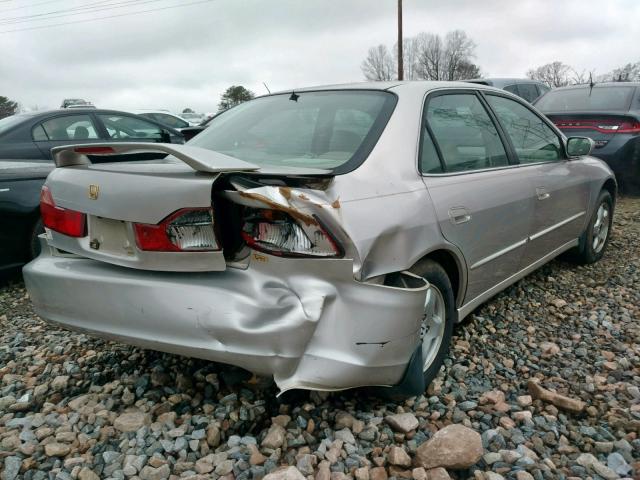 1HGCG1655WA029807 - 1998 HONDA ACCORD EX SILVER photo 4