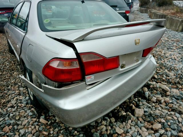 1HGCG1655WA029807 - 1998 HONDA ACCORD EX SILVER photo 9