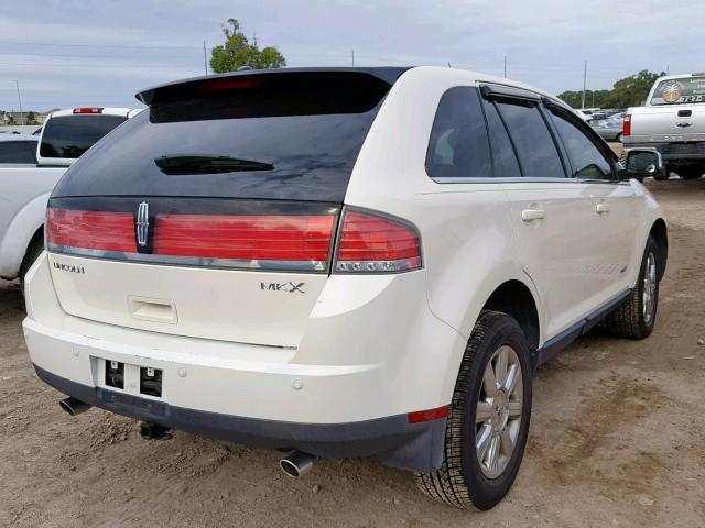 2LMDU68C67BJ19039 - 2007 LINCOLN MKX WHITE photo 4