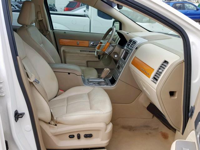 2LMDU68C67BJ19039 - 2007 LINCOLN MKX WHITE photo 5