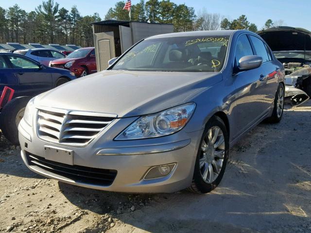 KMHGC4DE5BU131130 - 2011 HYUNDAI GENESIS 3. SILVER photo 2