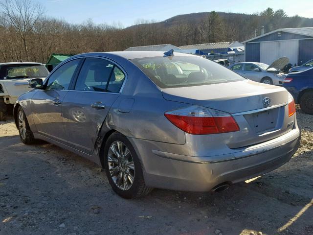 KMHGC4DE5BU131130 - 2011 HYUNDAI GENESIS 3. SILVER photo 3