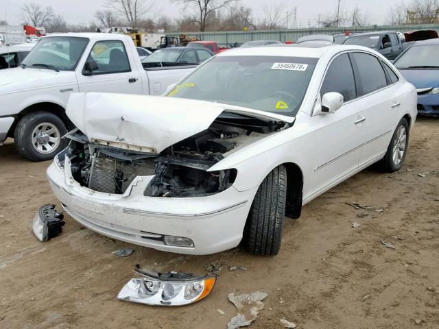 KMHFC4DF5AA459734 - 2010 HYUNDAI AZERA GLS WHITE photo 2