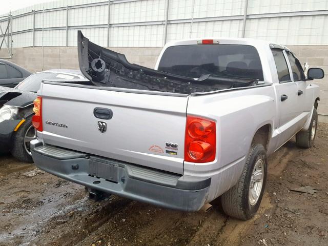 1D3HE38NX8S590480 - 2008 DODGE DAKOTA SXT SILVER photo 4