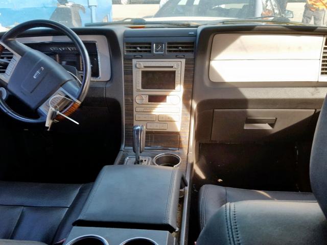 5LMFU28538LJ06505 - 2008 LINCOLN NAVIGATOR 黑色 照片 9