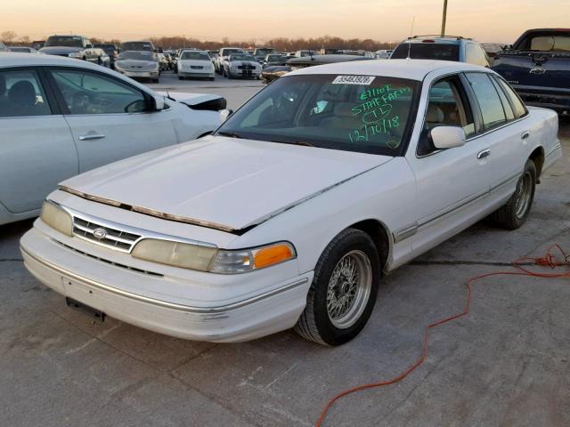 2FALP73W4VX211914 - 1997 FORD CROWN VICT WHITE photo 2