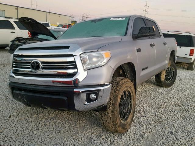 5TFDW5F17GX558345 - 2016 TOYOTA TUNDRA CRE SILVER photo 2