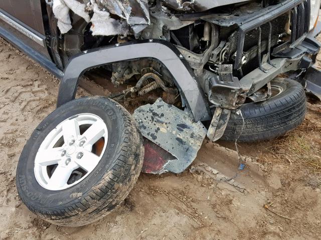 1J8HG58N56C339218 - 2006 JEEP COMMANDER GRAY photo 9