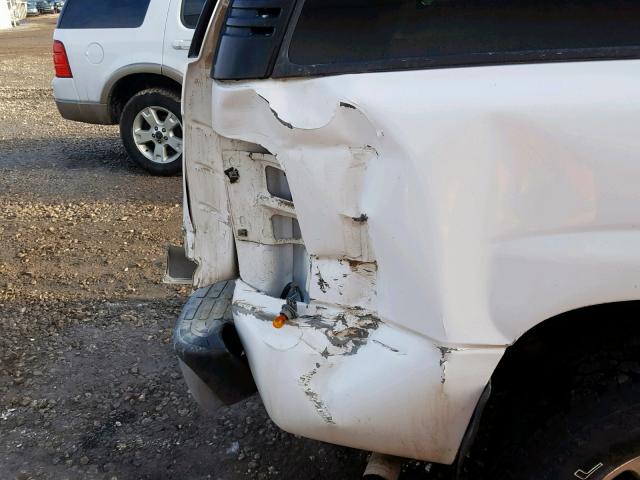 1GKEK13Z33R226506 - 2003 GMC YUKON WHITE photo 9