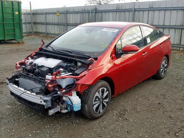 JTDKARFP9J3075312 - 2018 TOYOTA PRIUS PRIM RED photo 2