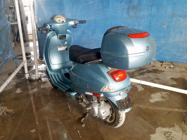 ZAPC386B1C5301345 - 2012 VESPA LX 50 BLUE photo 3