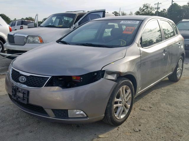 KNAFU5A27B5417923 - 2011 KIA FORTE EX SILVER photo 2