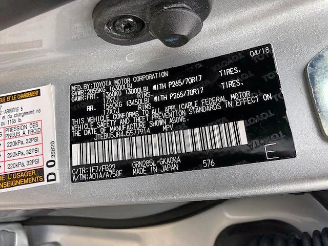 JTEBU5JR4J5577914 - 2018 TOYOTA 4RUNNER SR Srebrny zdjęcie 9