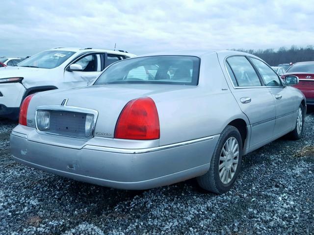 1LNHM81W43Y674050 - 2003 LINCOLN TOWN CAR E GRAY photo 4