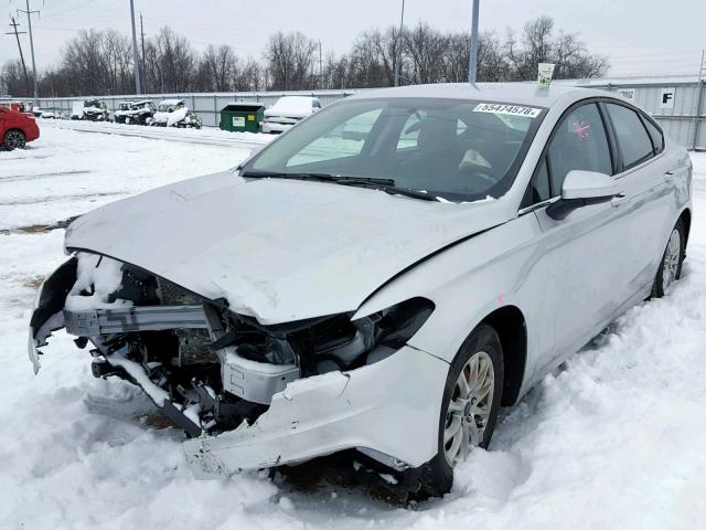 3FA6P0G70JR234719 - 2018 FORD FUSION S SILVER photo 2