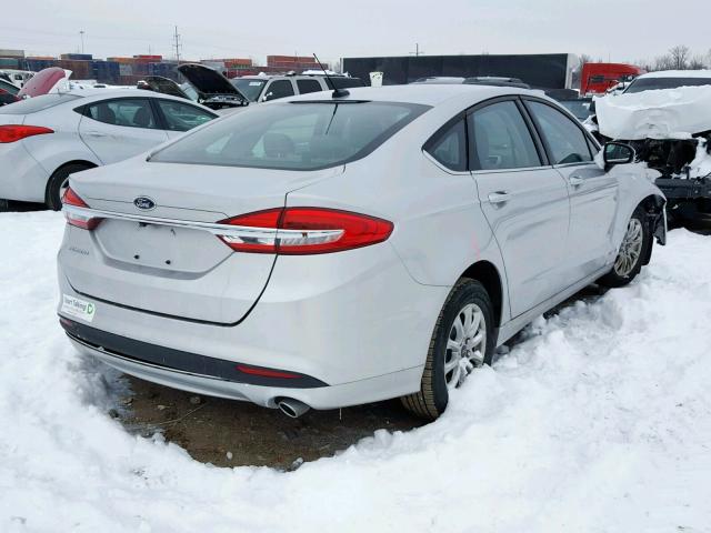 3FA6P0G70JR234719 - 2018 FORD FUSION S SILVER photo 4