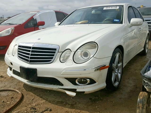 WDBUF56X89B423099 - 2009 MERCEDES-BENZ E 350 WHITE photo 2