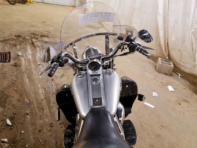 1HD1FRW403Y729394 - 2003 HARLEY-DAVIDSON FLHRCI ANN SILVER photo 5