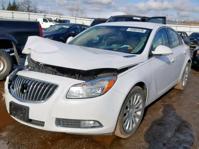 2G4GR5EK2C9132999 - 2012 BUICK REGAL WHITE photo 2