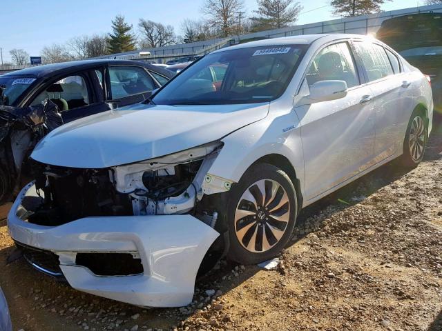 JHMCR6F30HC003710 - 2017 HONDA ACCORD HYB WHITE photo 2